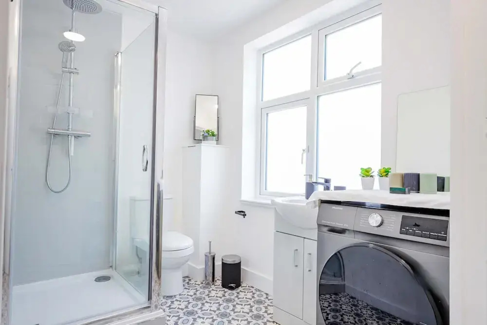 Host Stay Croydon Road Apartment