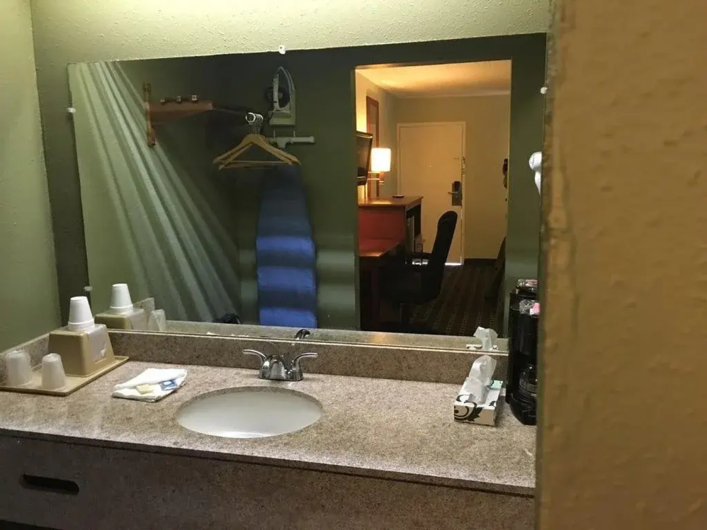 Excellent Inn & Suites