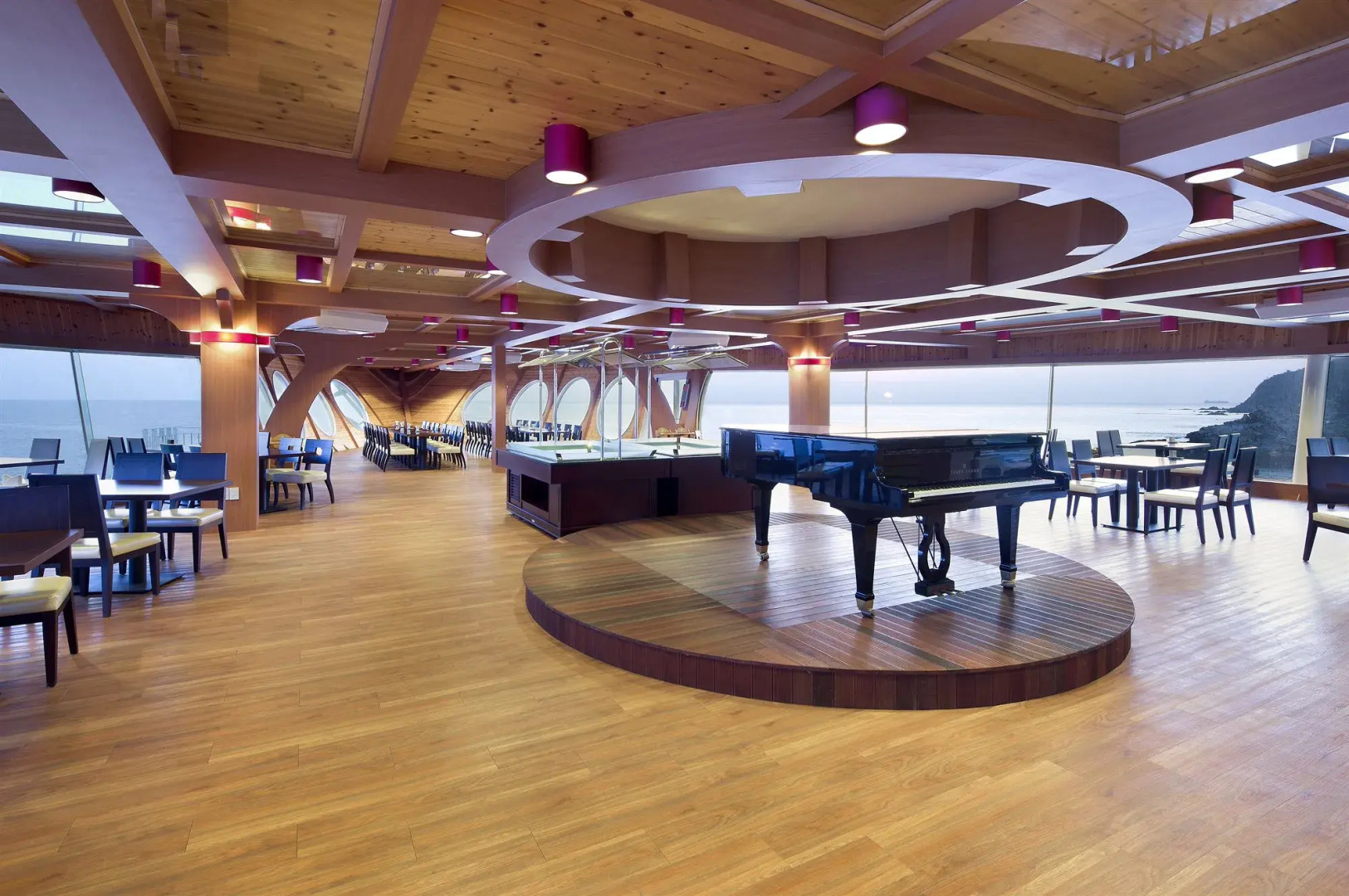 Sun Cruise Resort and Yacht