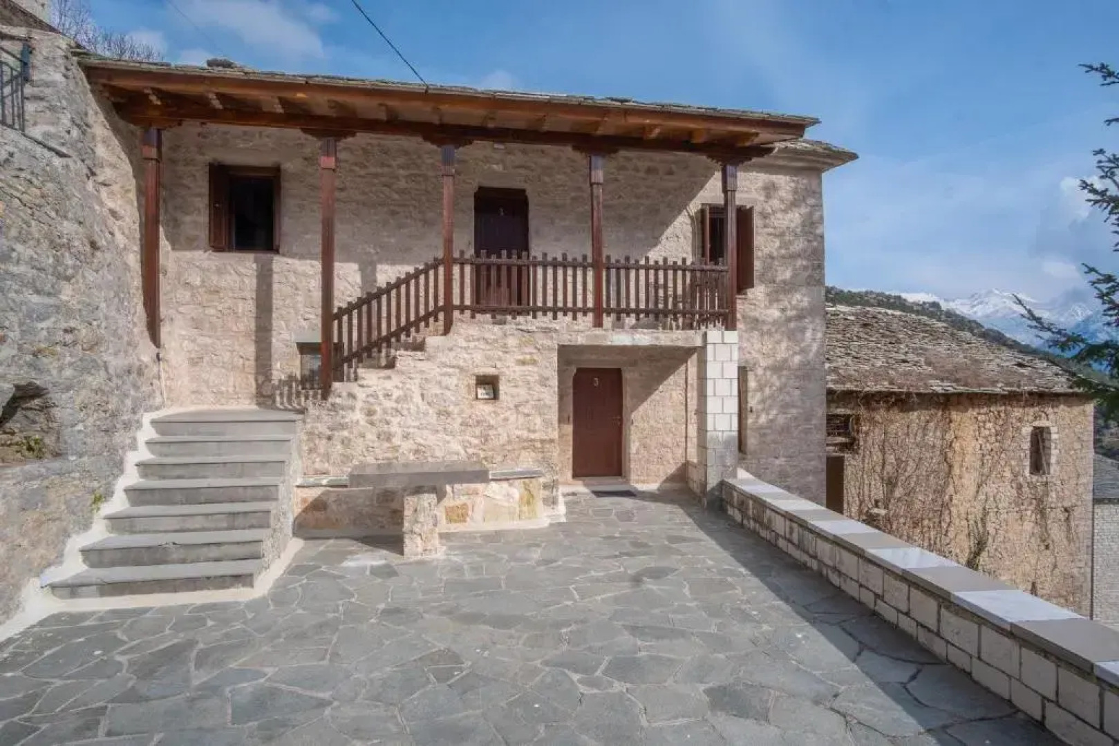 το σπίτι του δάσκαλου- teacher's house