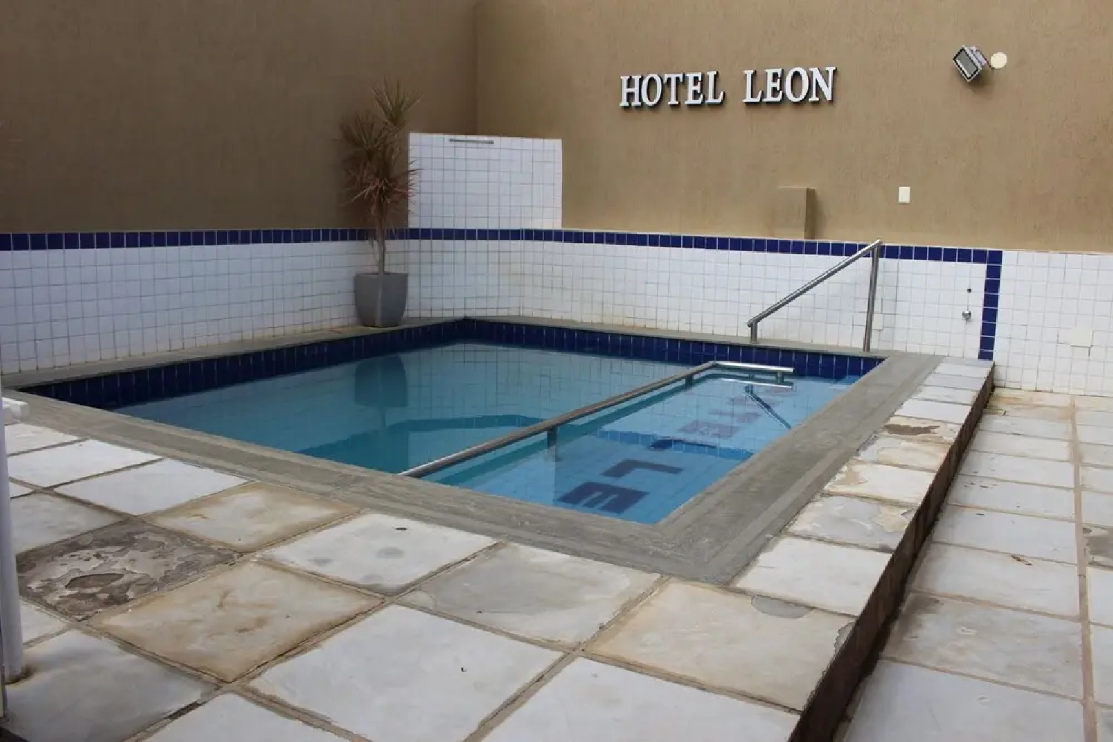 Hotel Leon