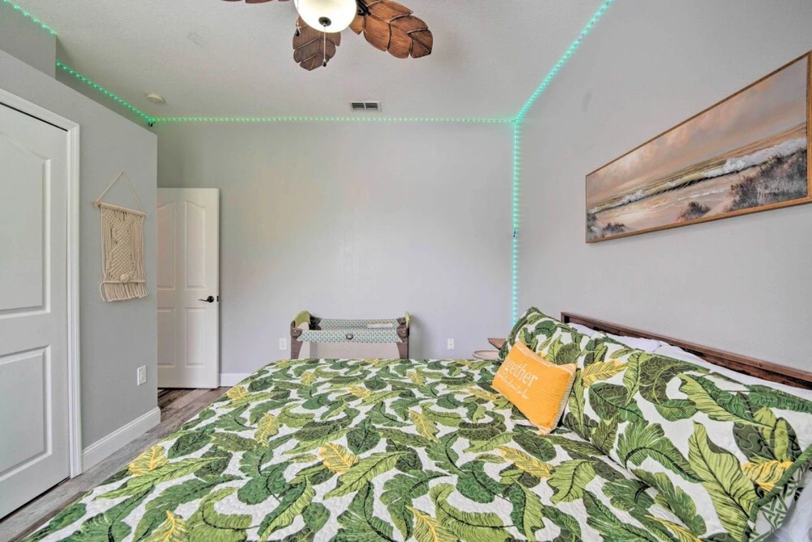 Airy Crystal River Retreat w/ Backyard Oasis!