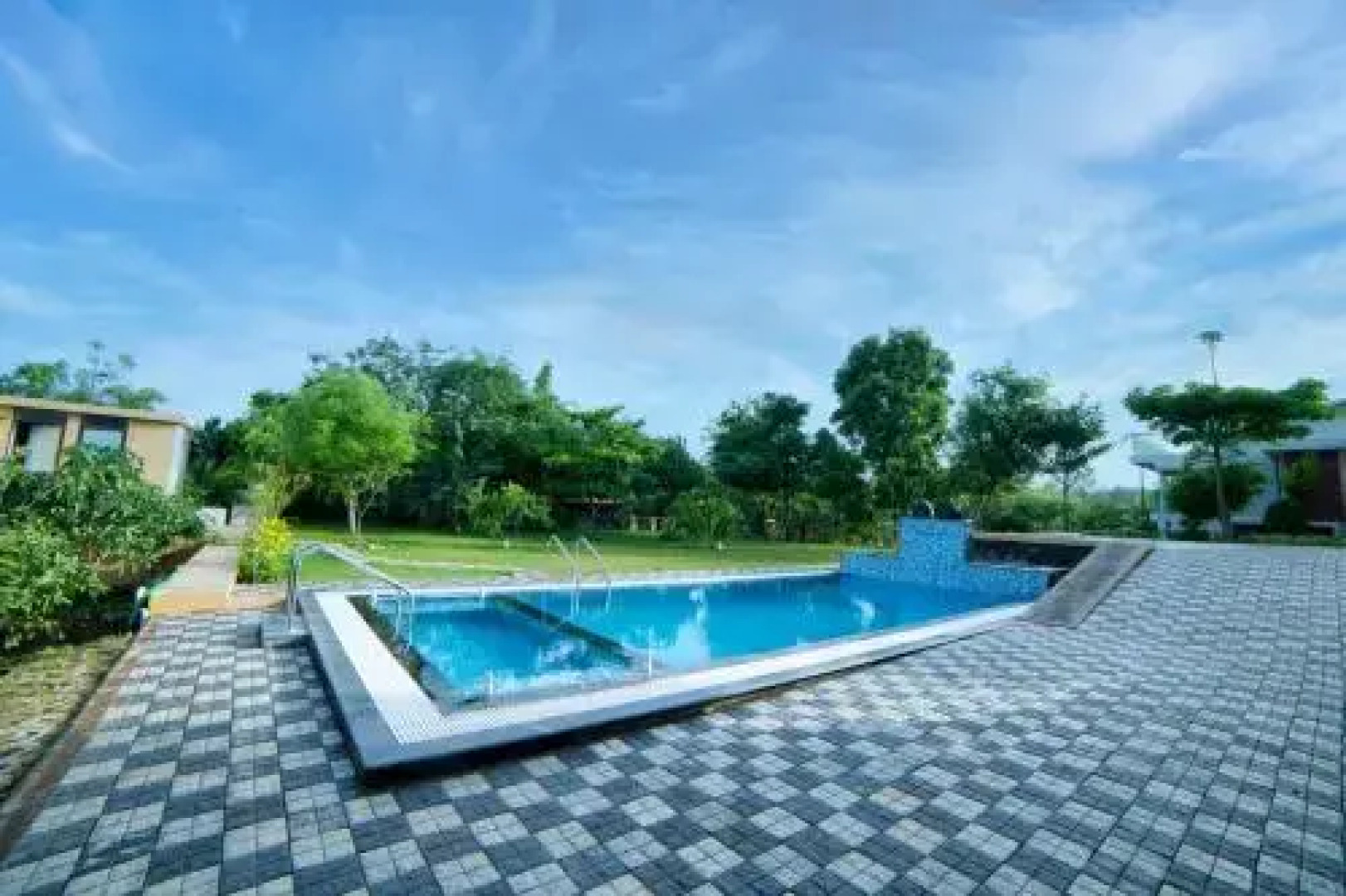 Grape County Eco Resorts