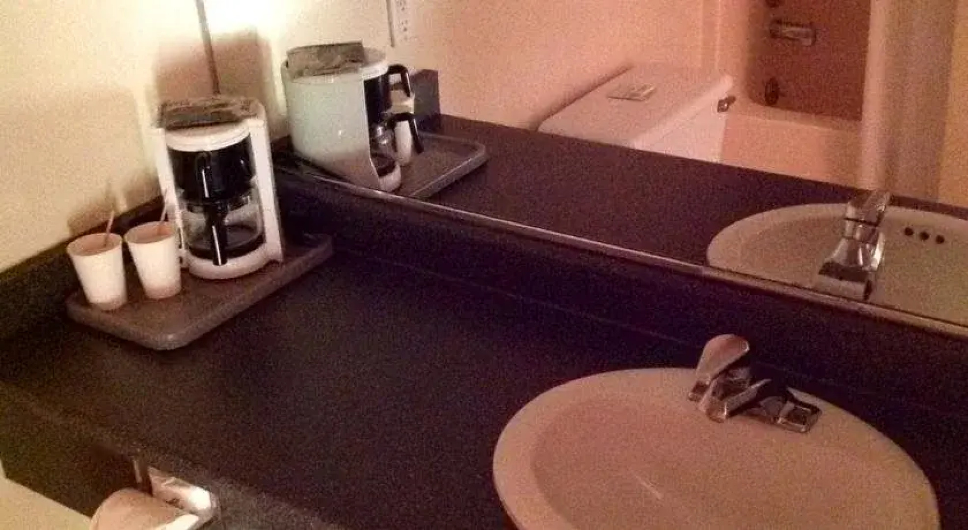 Humboldt Redwoods Inn