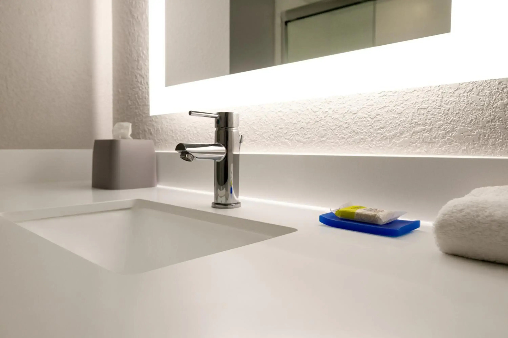 Holiday Inn Express & Suites Pembroke Pines-Sheridan St by IHG
