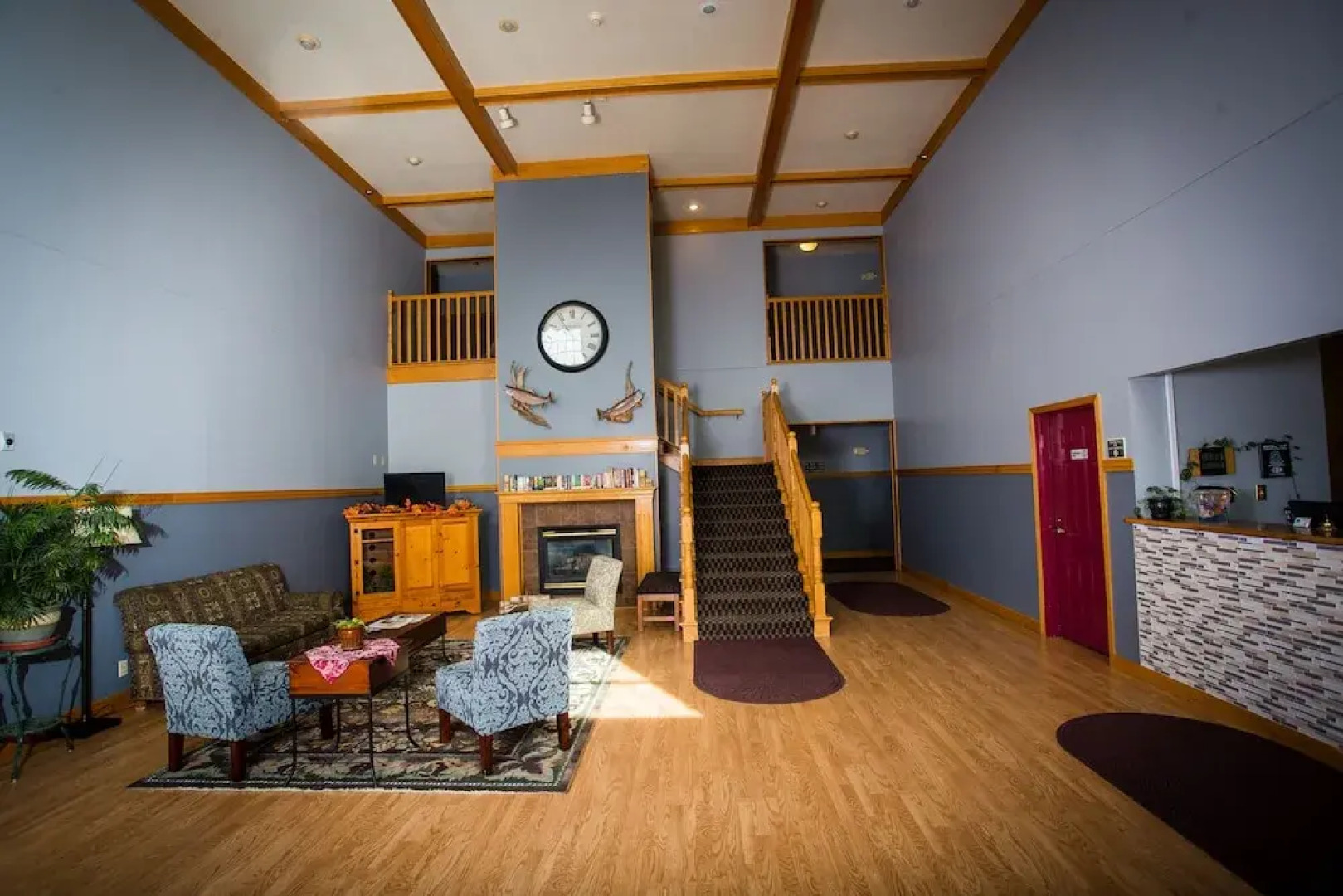 Chisholm Inn & Suites