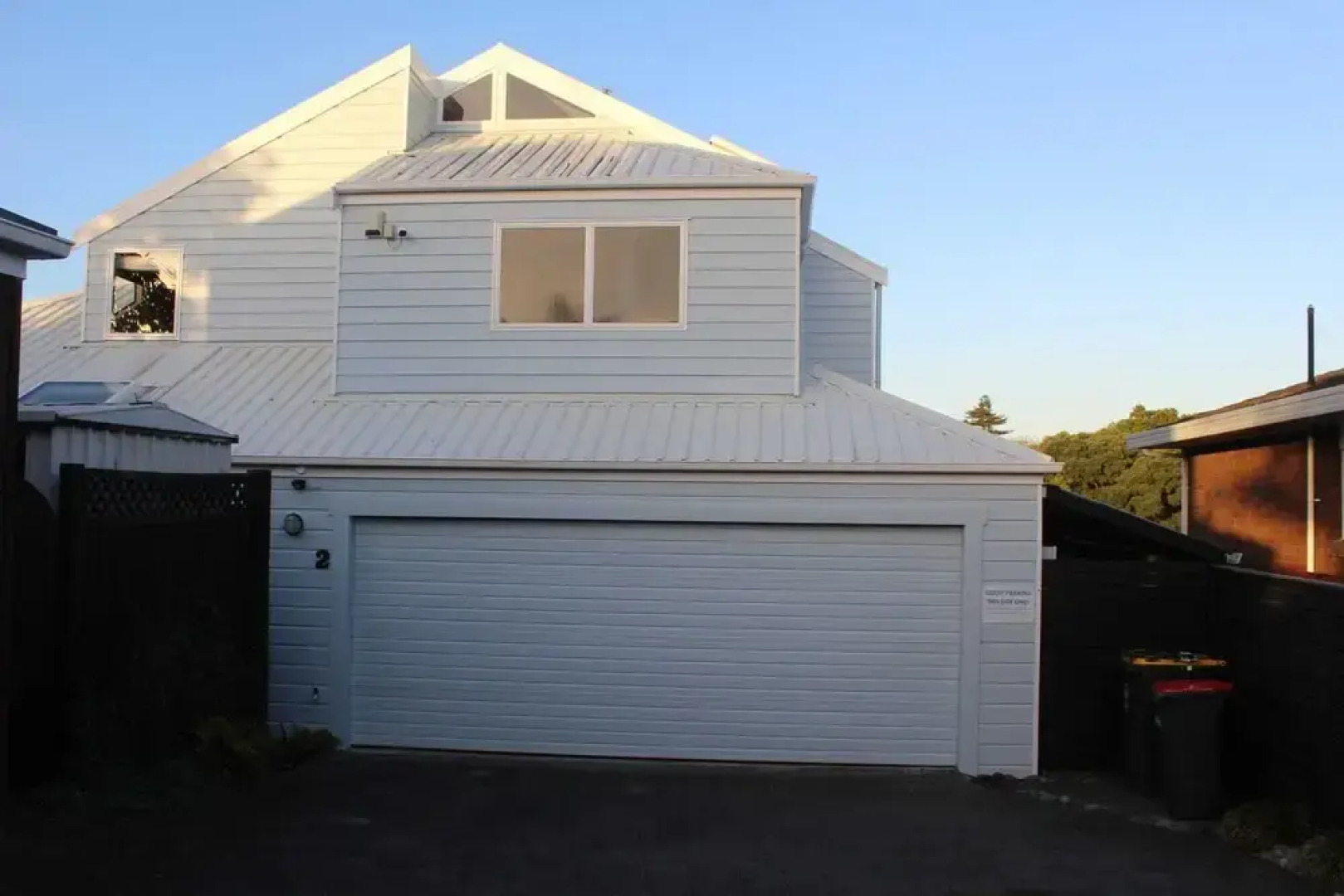 3 Bedroom Home with Harbour Views