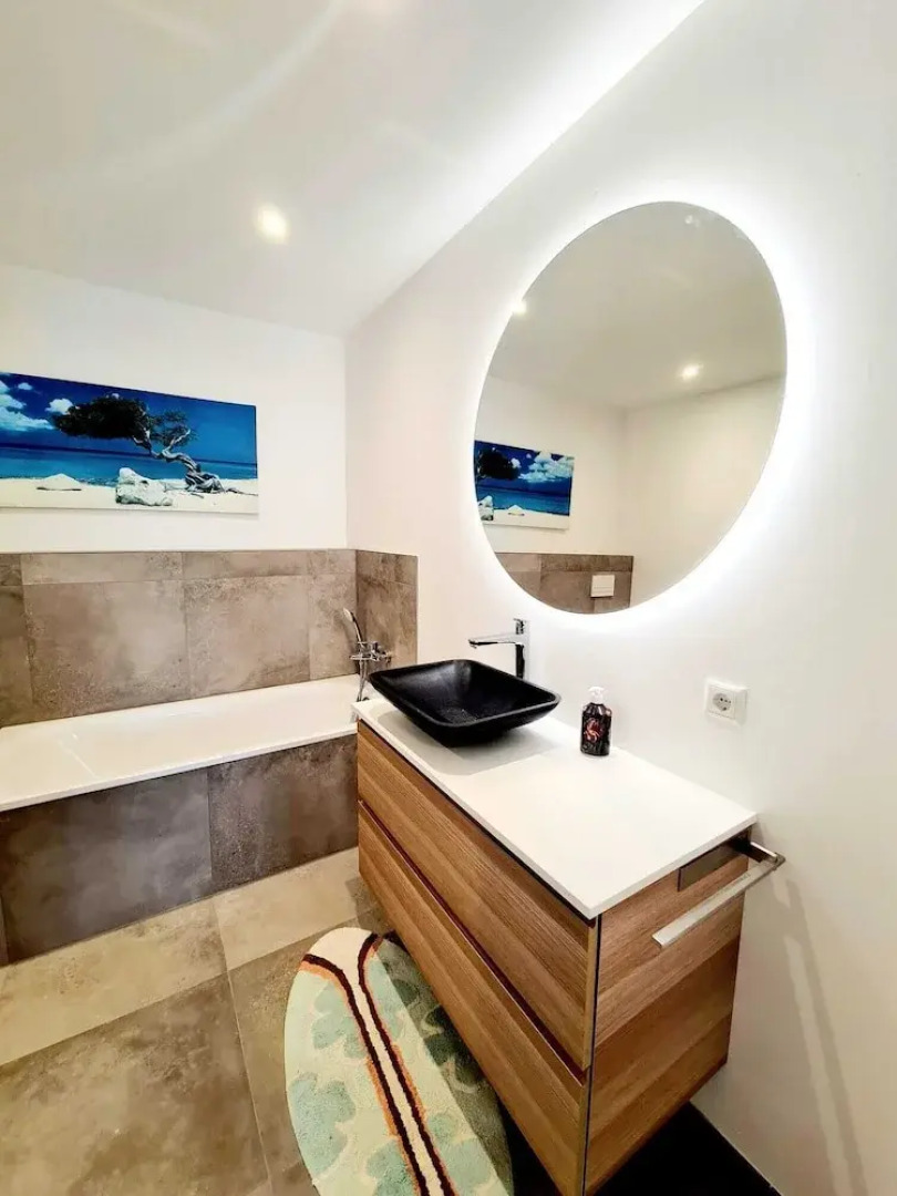 Luxurious 5 bedrooms house