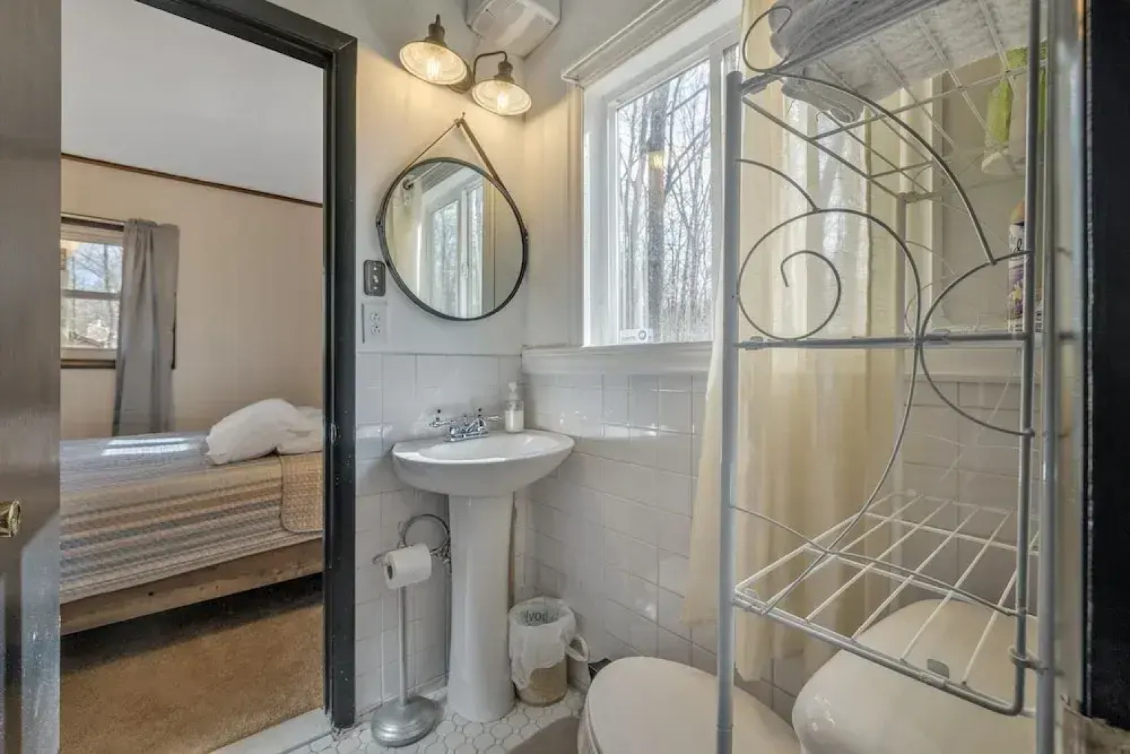 Nostalgic & Cozy Cabin: Steps To Pines Lake! Pet Friendly! 2 Bedroom Cabin by Redawning