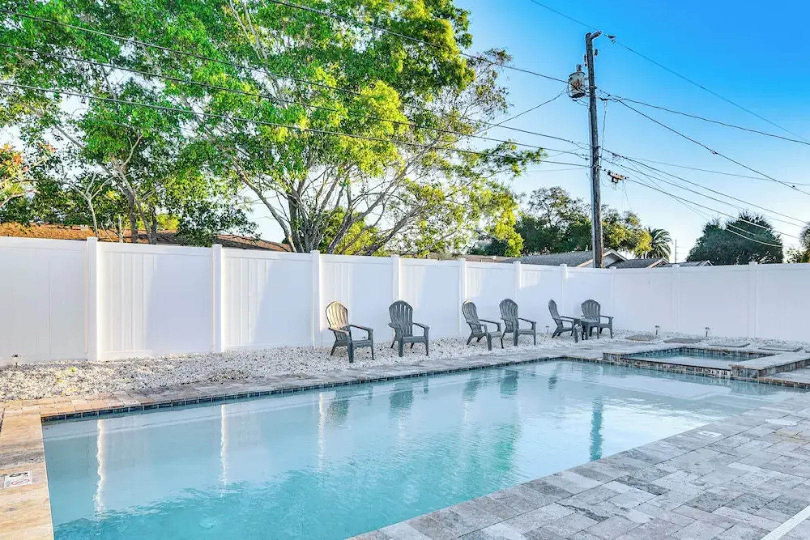 Private Hot Tub: Breezy Seminole Stay!