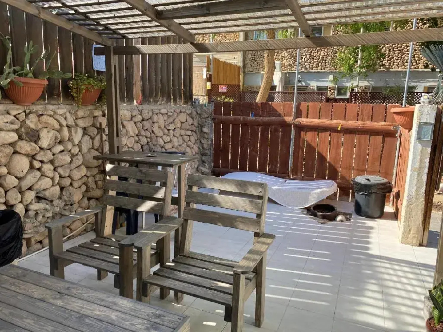 Zimmer Dora Dead Sea