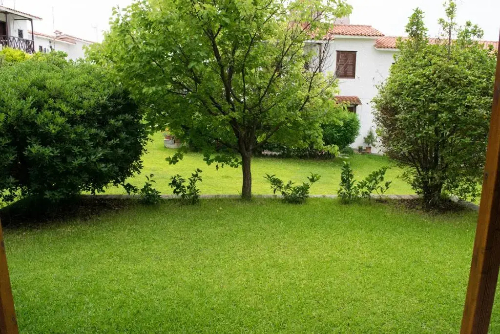 "The red kitchen" family house at kalyves