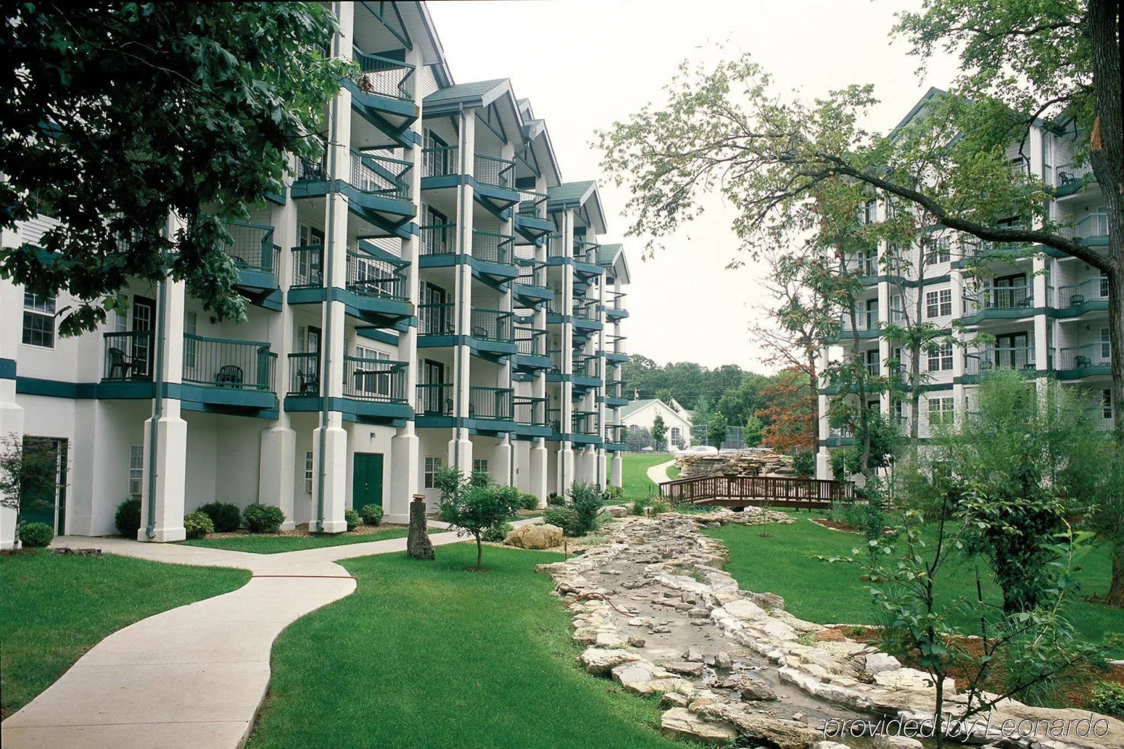 Surrey's Carriage Place Resort