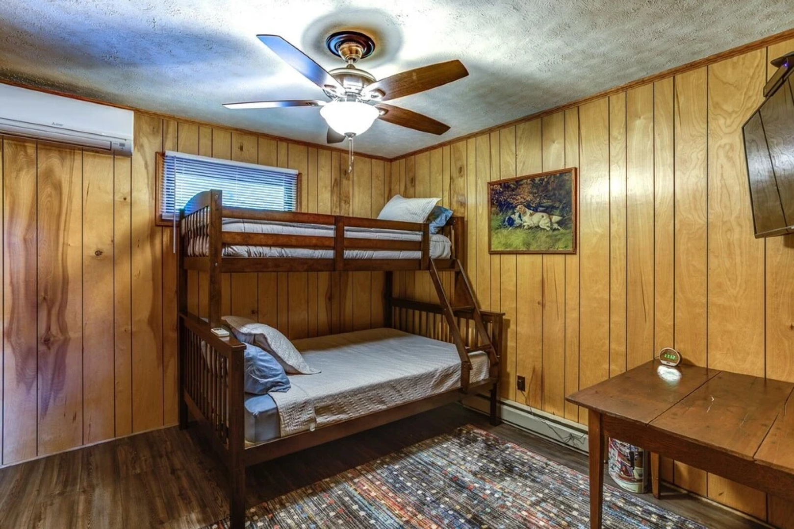 Alpine Walking Distance To App Ski 2 Bedroom Cottage by Redawning