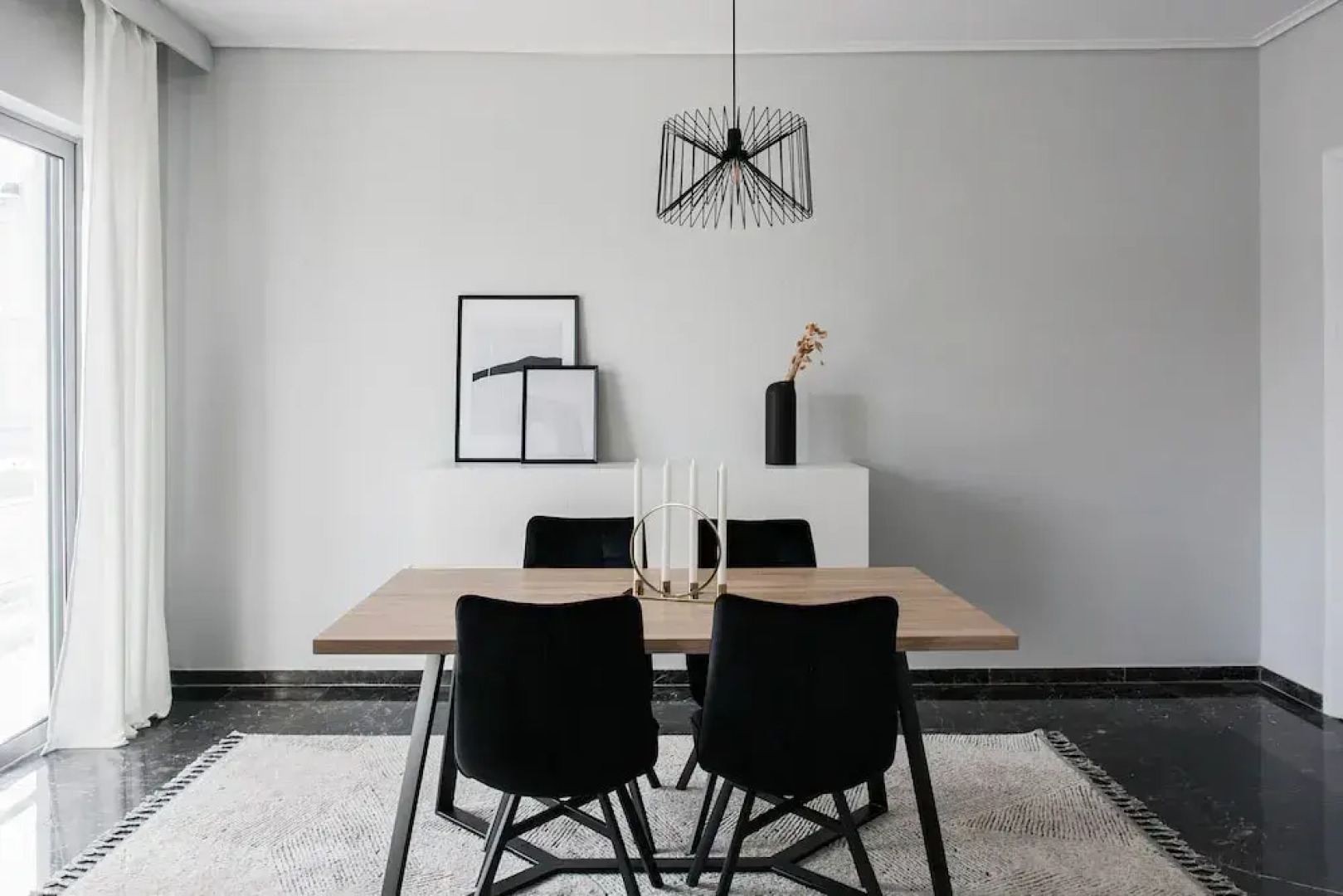 Spacious & Airy 1 Bedroom Apartment near HELEXPO