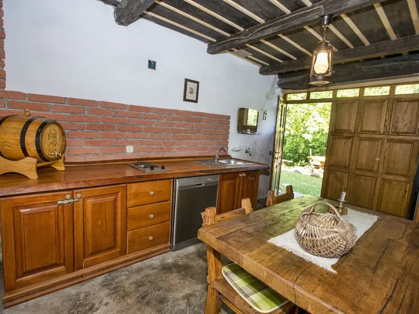 Rural House With Splendid Mountains View, 2 Terraces, Nice Veranda Lovely Garden