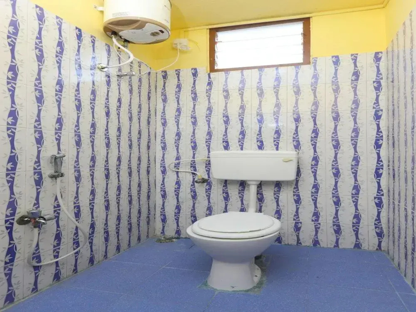 Oyo 15480 West Wood Residency