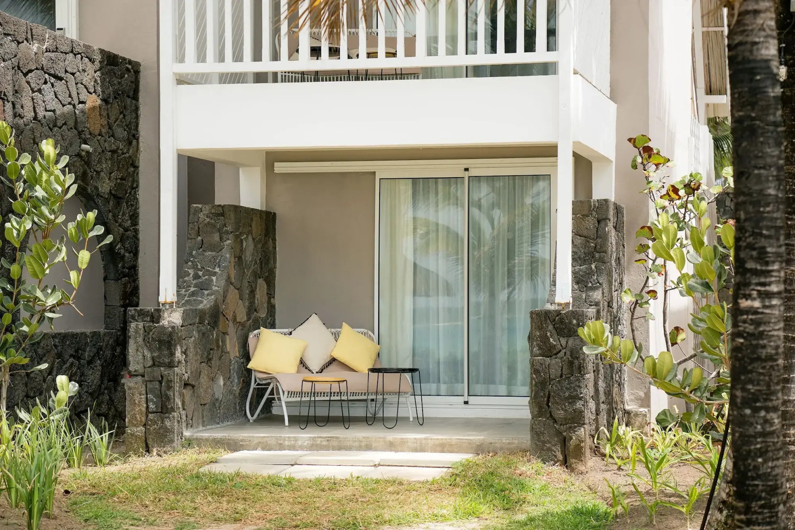 Tropical Attitude - Adults only