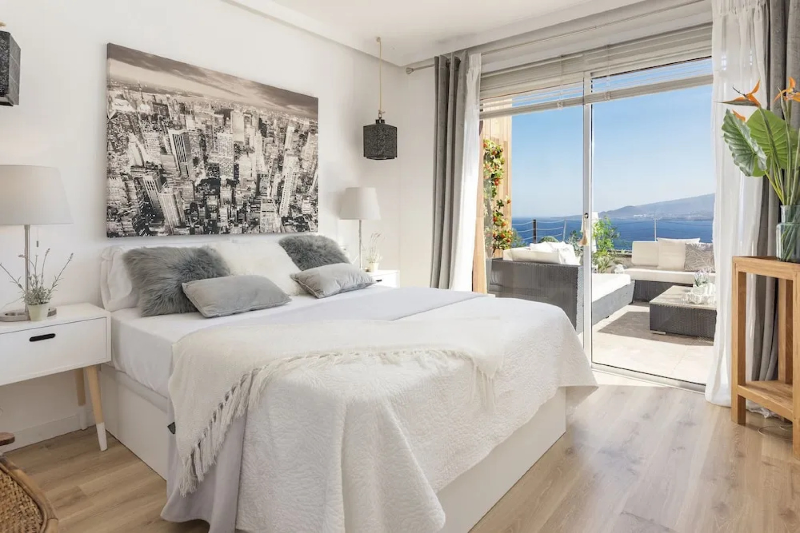 HomeLike Stunning Atlantic Views Apartment