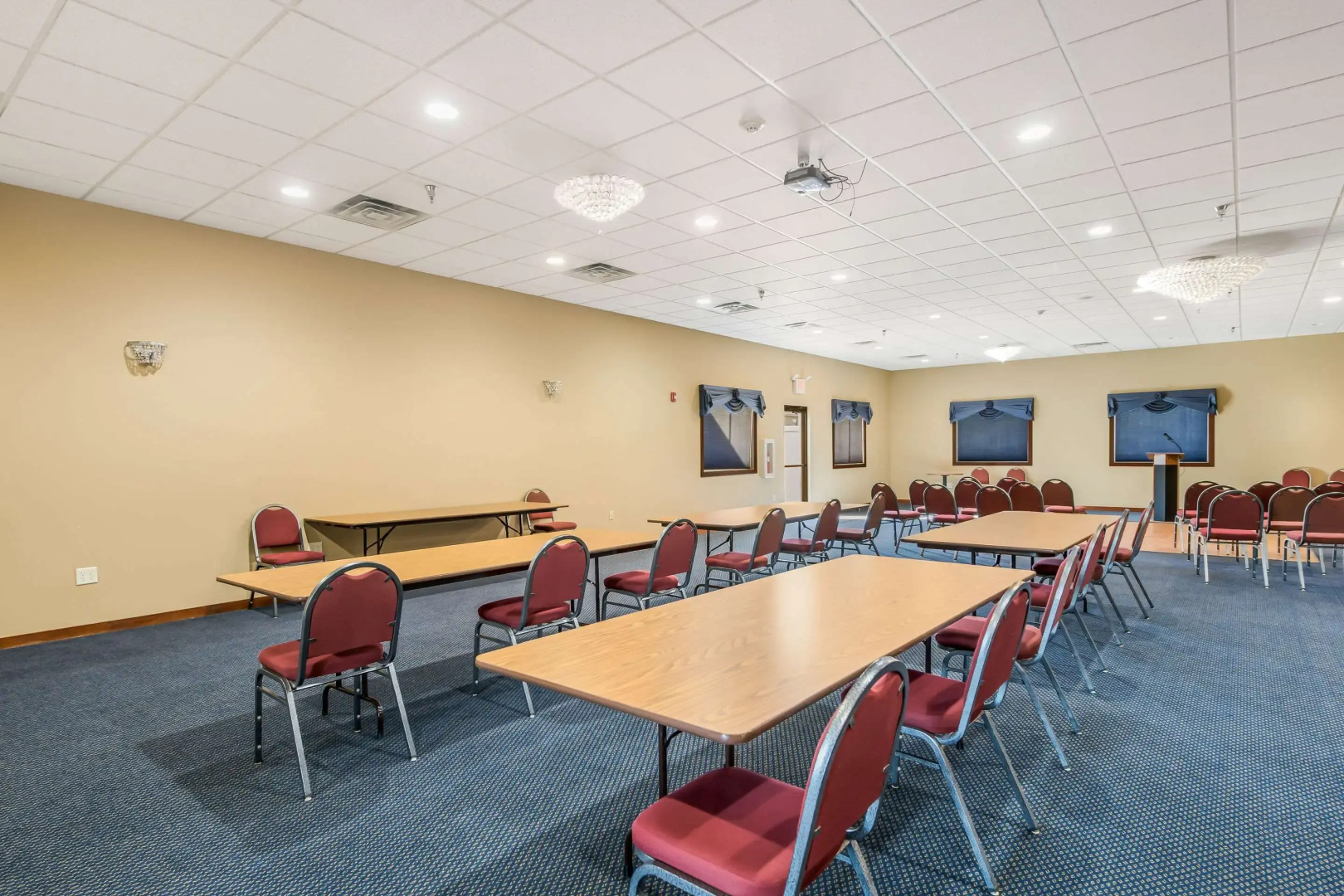 EconoLodge by Choice Hotels Rice Lake