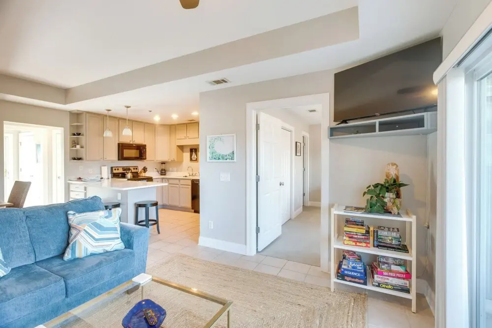 Darien Condo w/ Boat Dock Access: Walk to Downtown