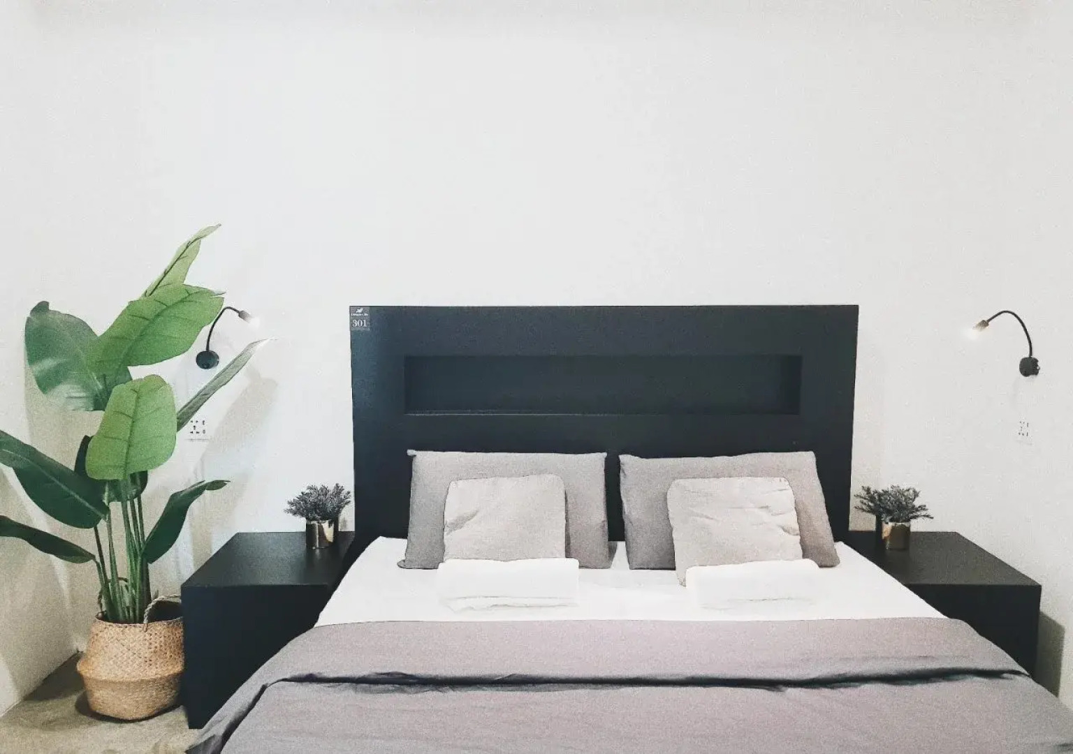 Dimple.Life - Hostel