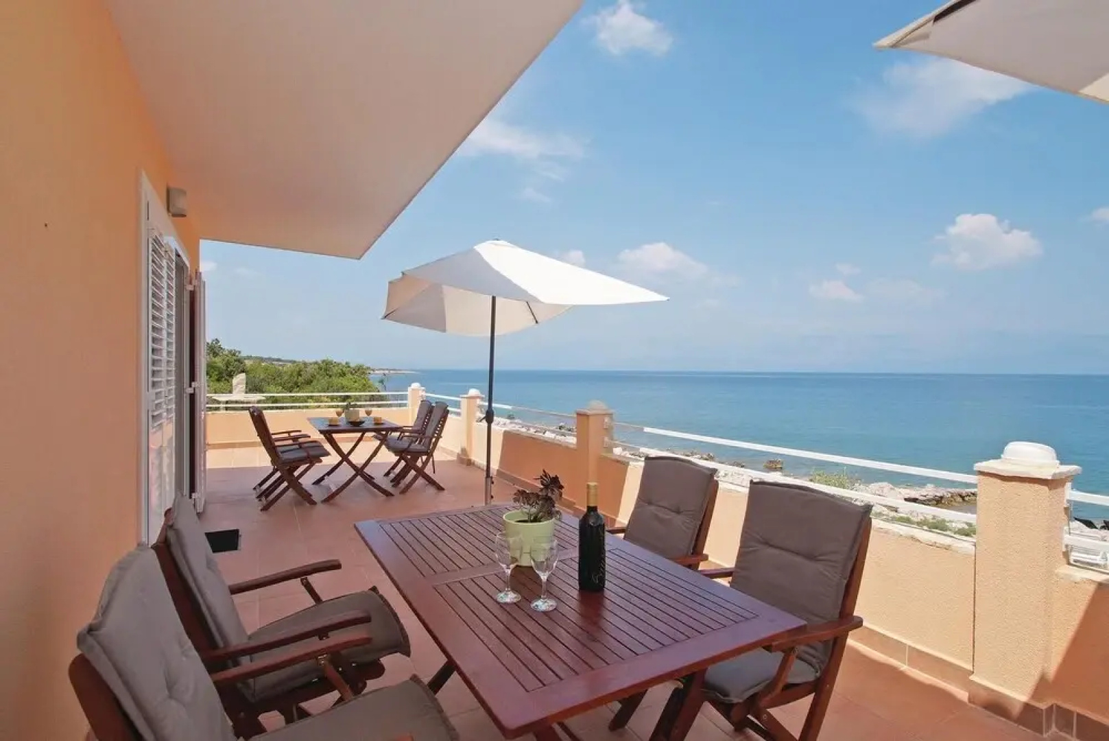 Awesome Home in Zastrazisce With Wifi and 2 Bedrooms