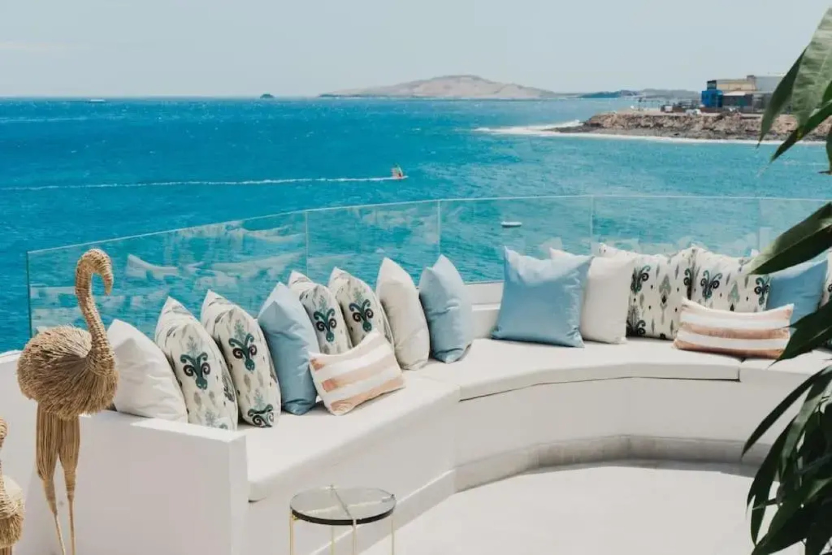 CASA ESPERANZA *Family Home Over the Sea*