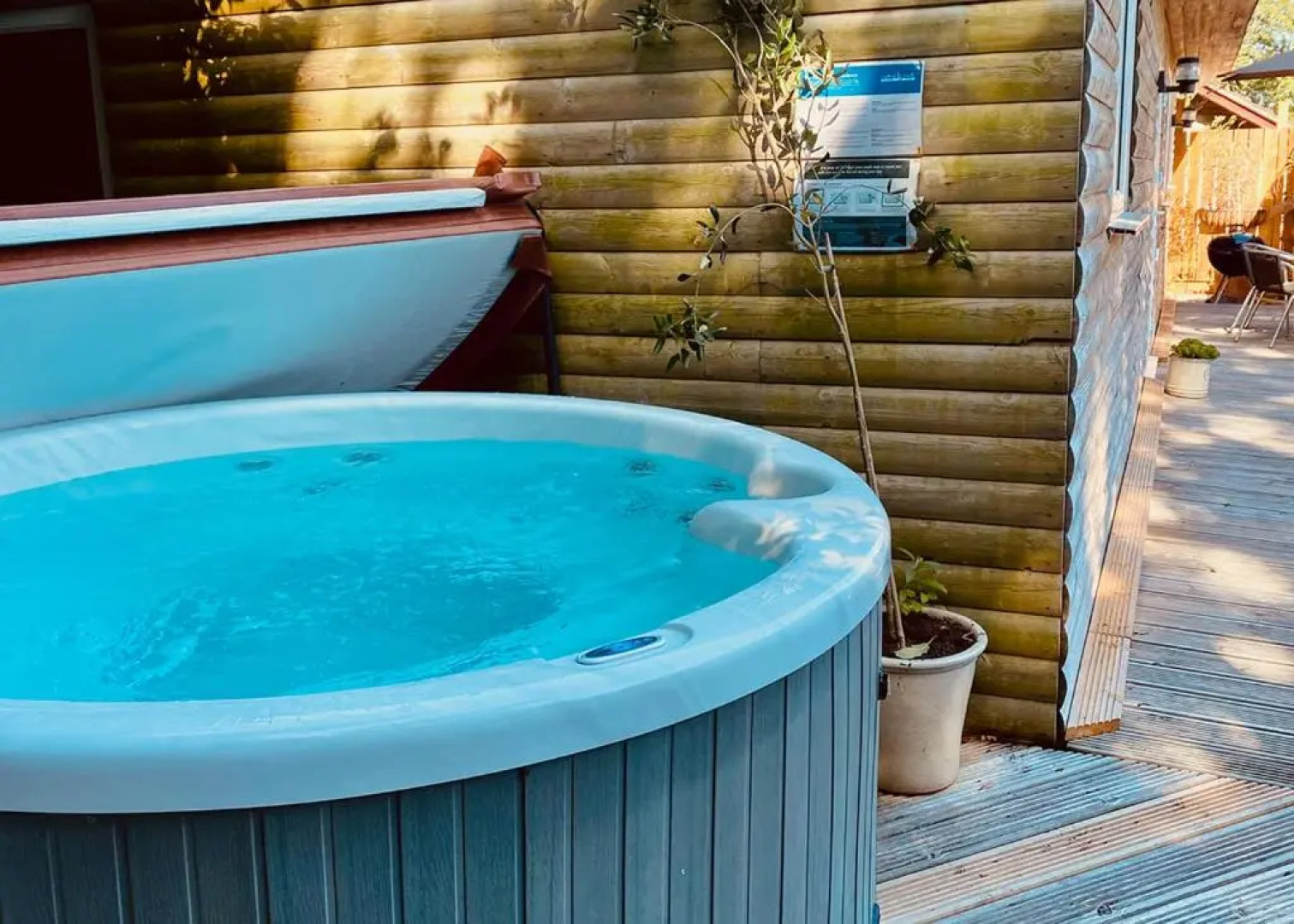 Ivyleaf Combe Lodges