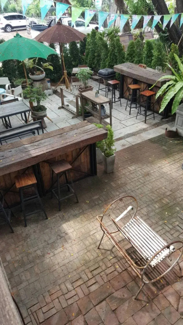 Country Lakeview Hotel