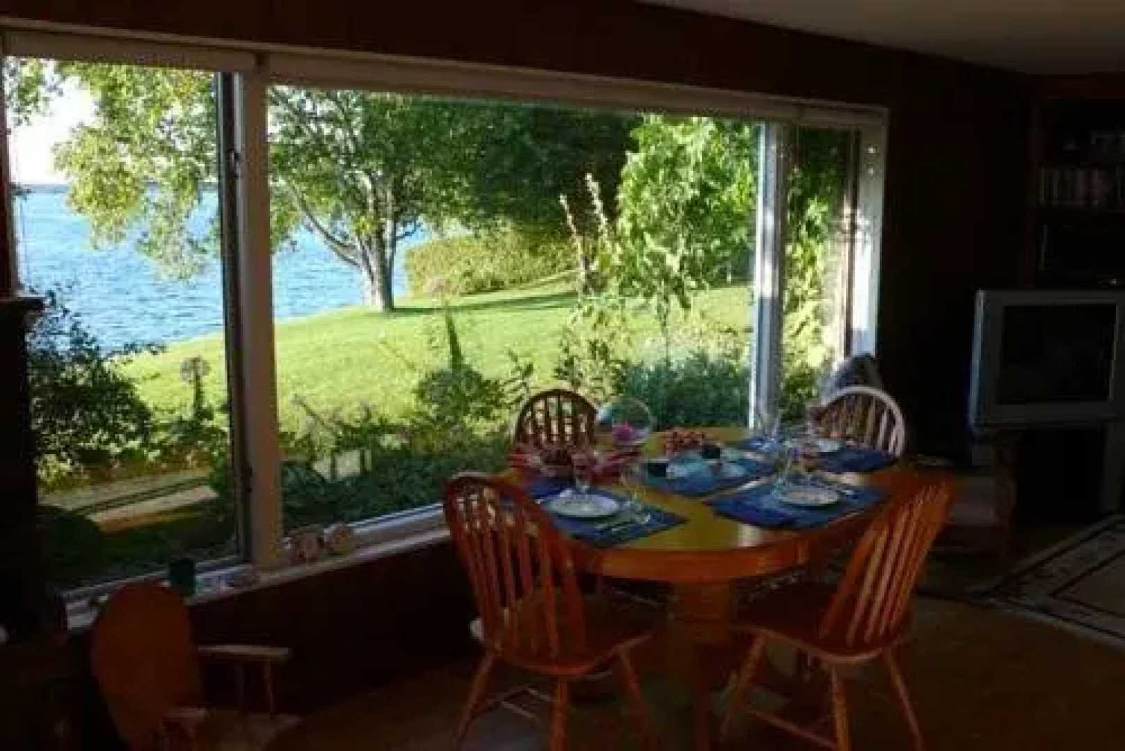 Ashbury Inn on the River Bed & Breakfast