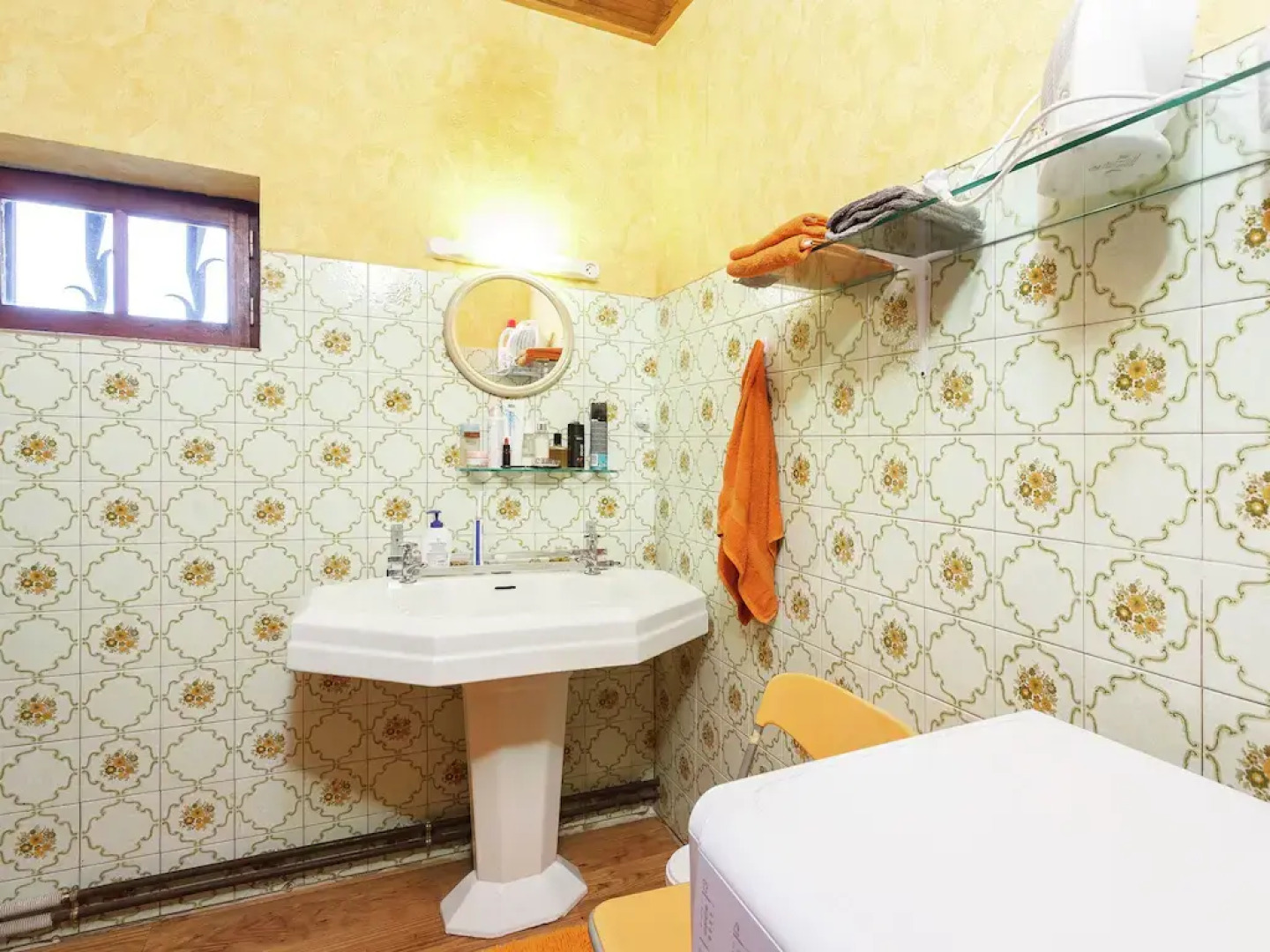 Authentic Holiday Home in Puy-l'evêque With Swimming Pool