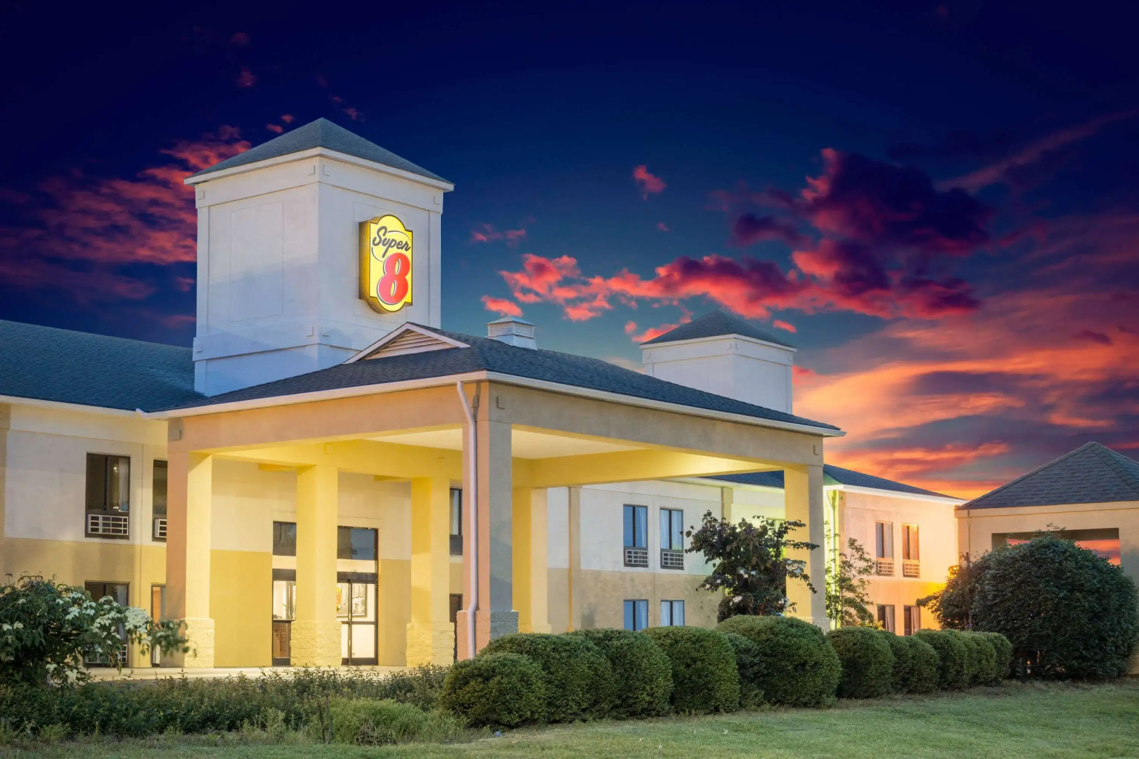 Super 8 by Wyndham Clemmons/Bermuda Run/Winston-Salem I-40