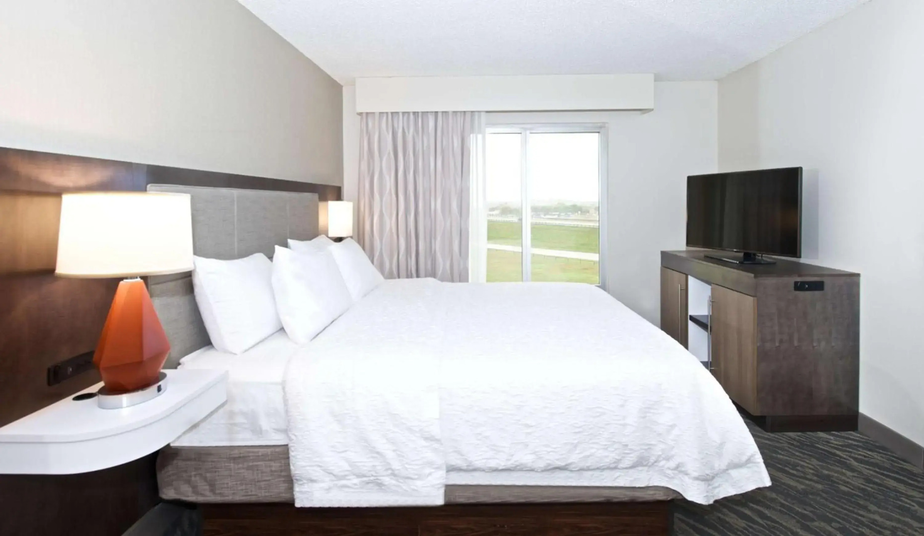 Hampton Inn & Suites N. Ft. Worth-Alliance Airport