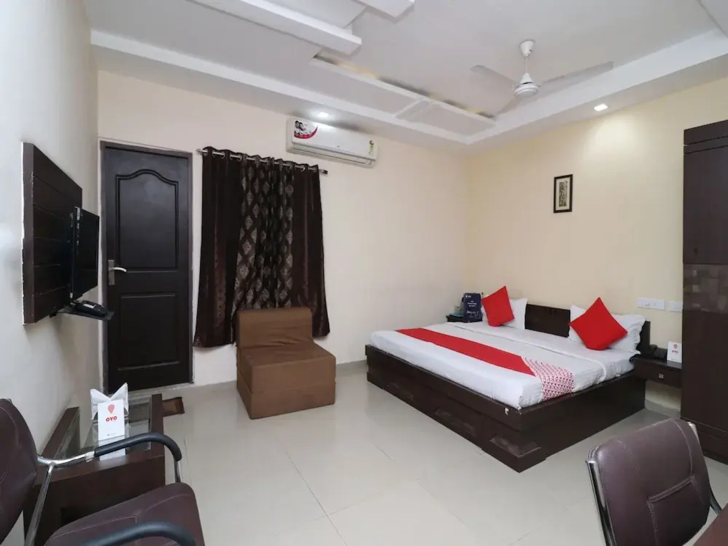 OYO 22872 Hotel Shivam Fort View