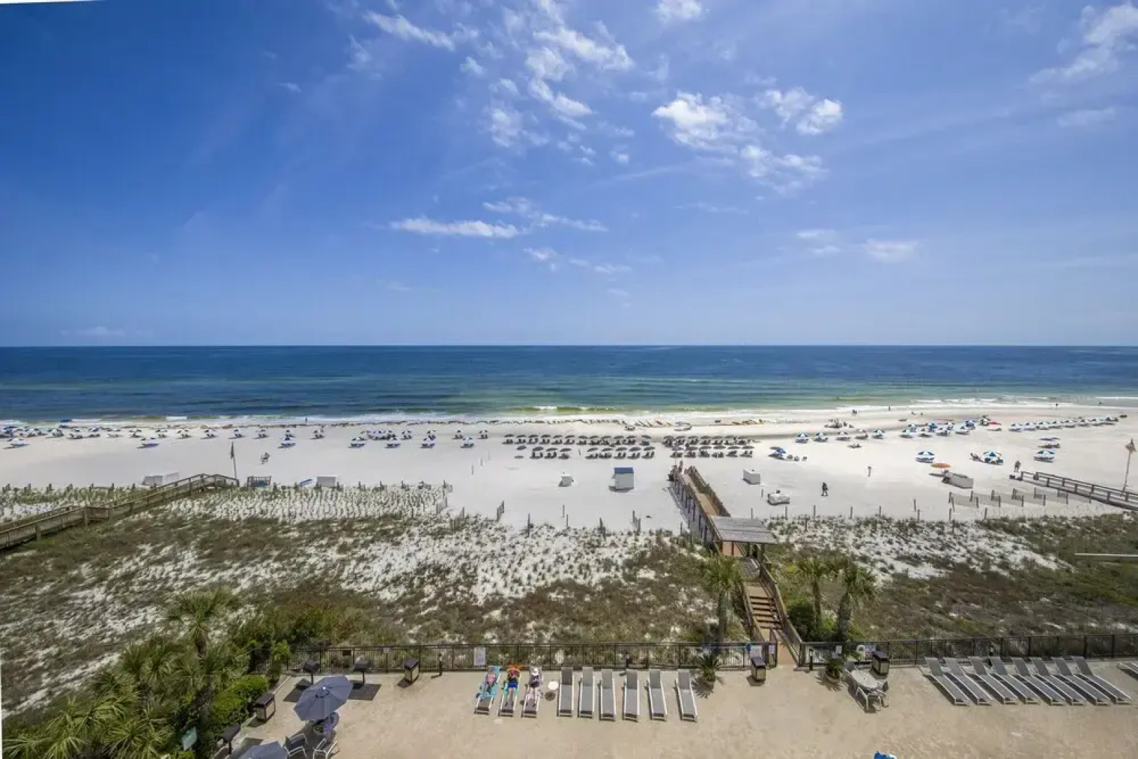 Palacio Condos by Hosteeva