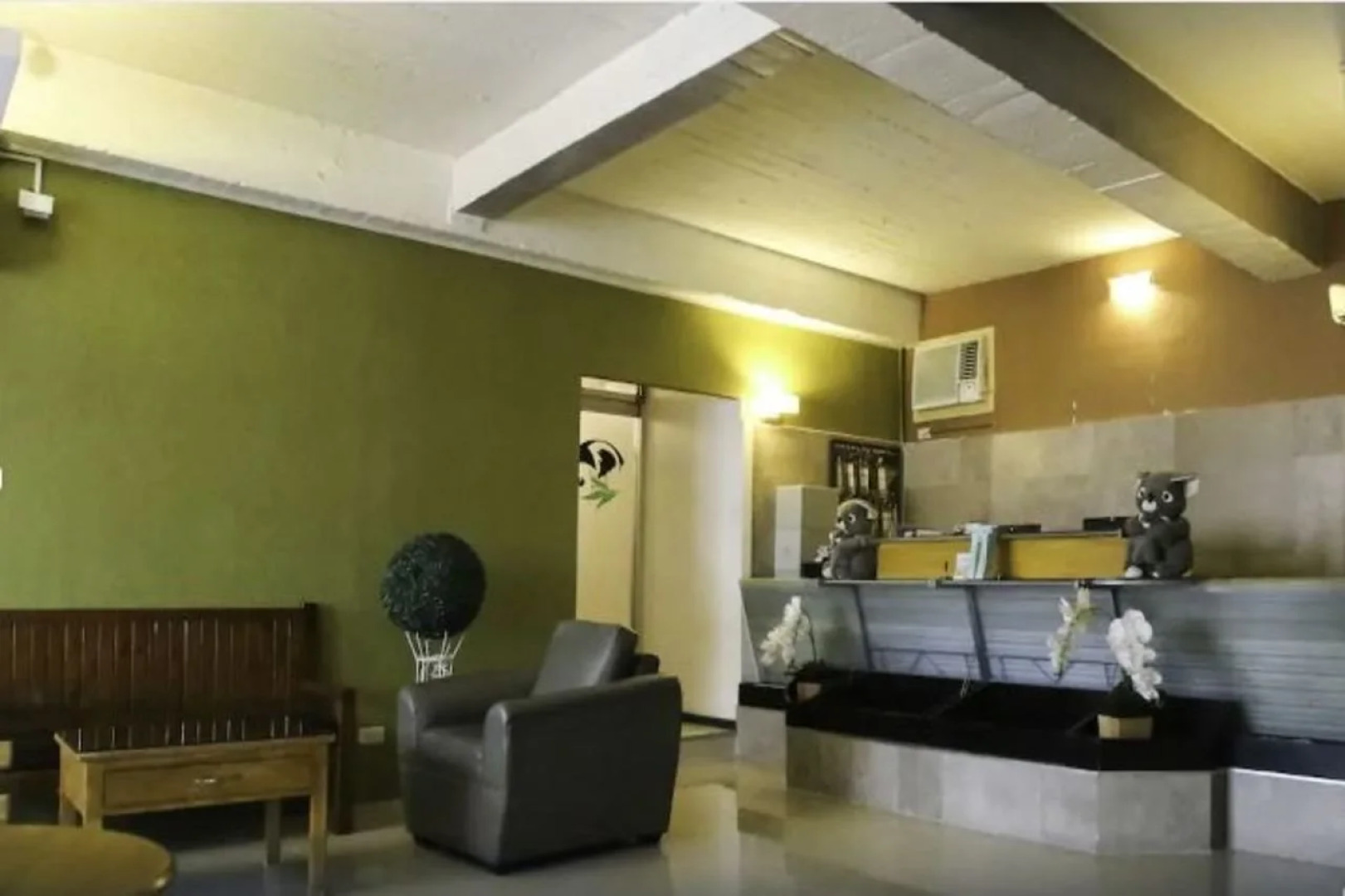 Quoalla Hotel Makati