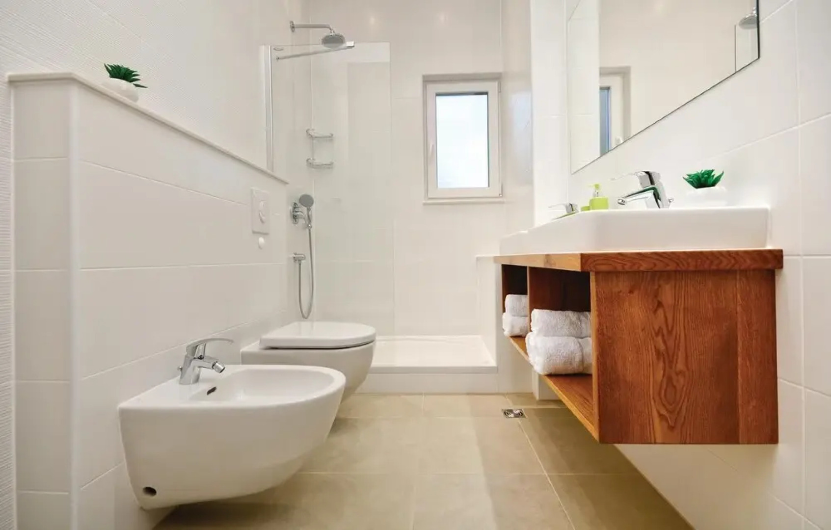 Awesome Home in Makarska With Wifi and 4 Bedrooms