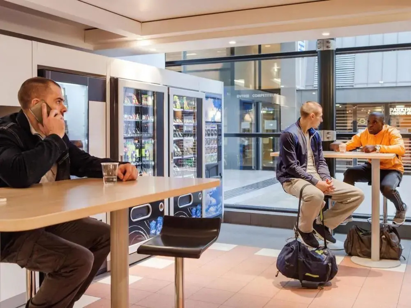 Hotelf1 Lyon Dardilly