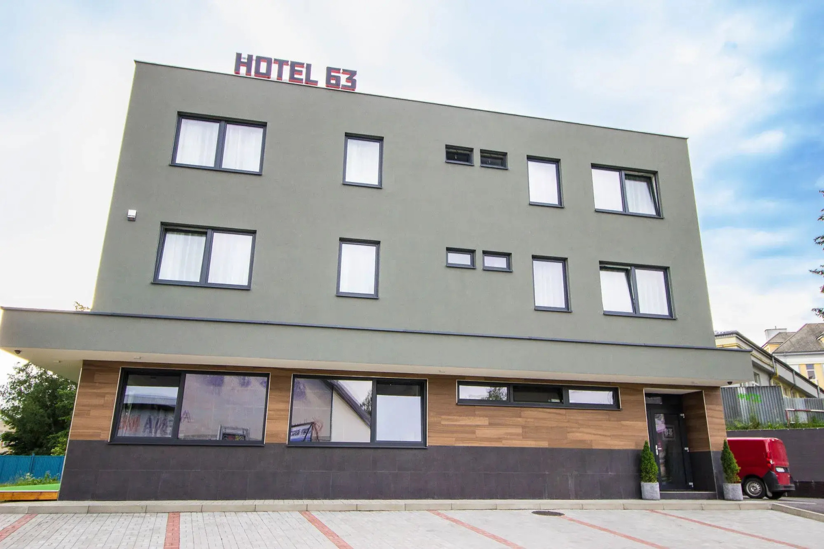 Hotel & Bistro 63
