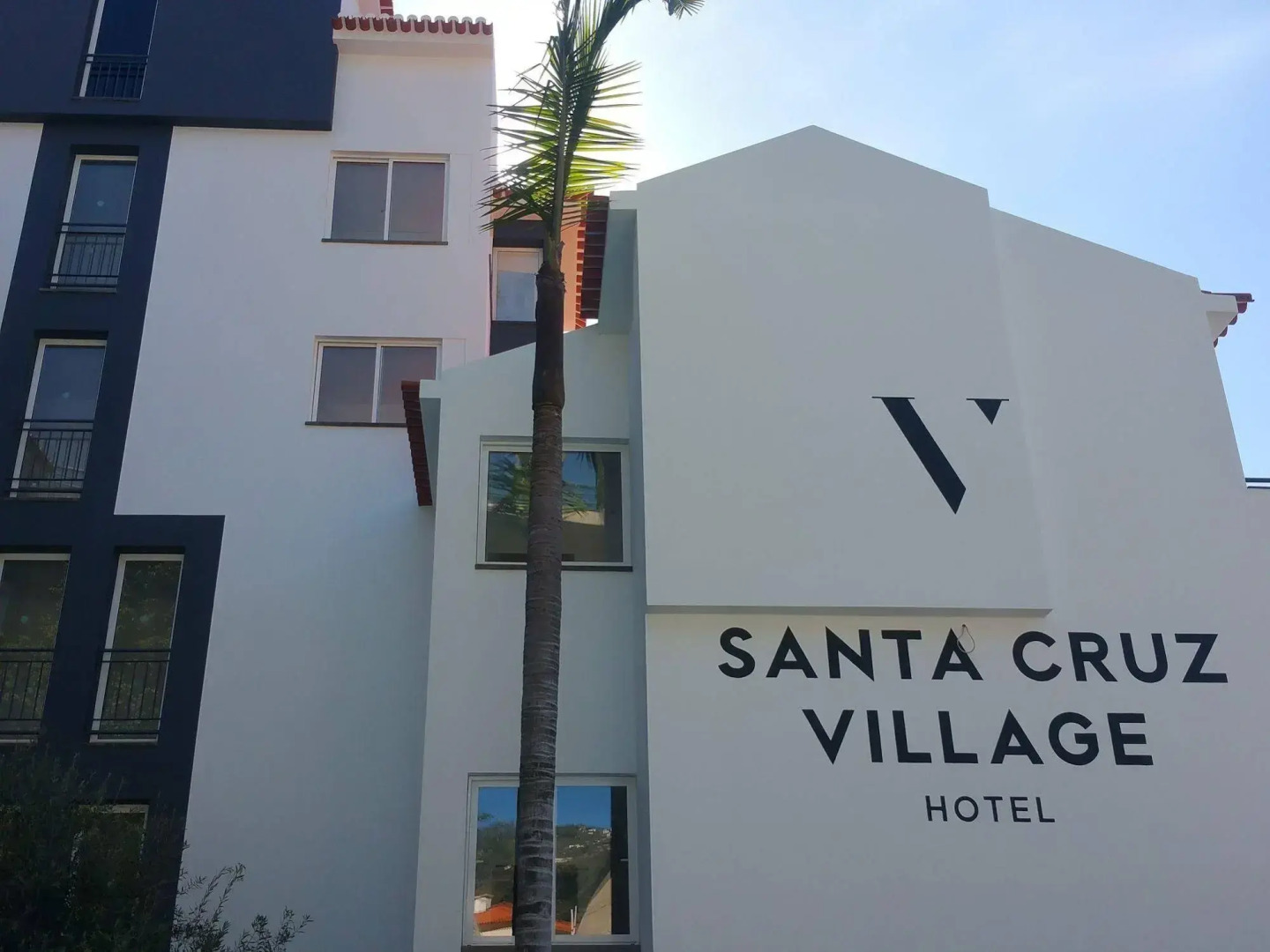 Santa Cruz Village Hotel