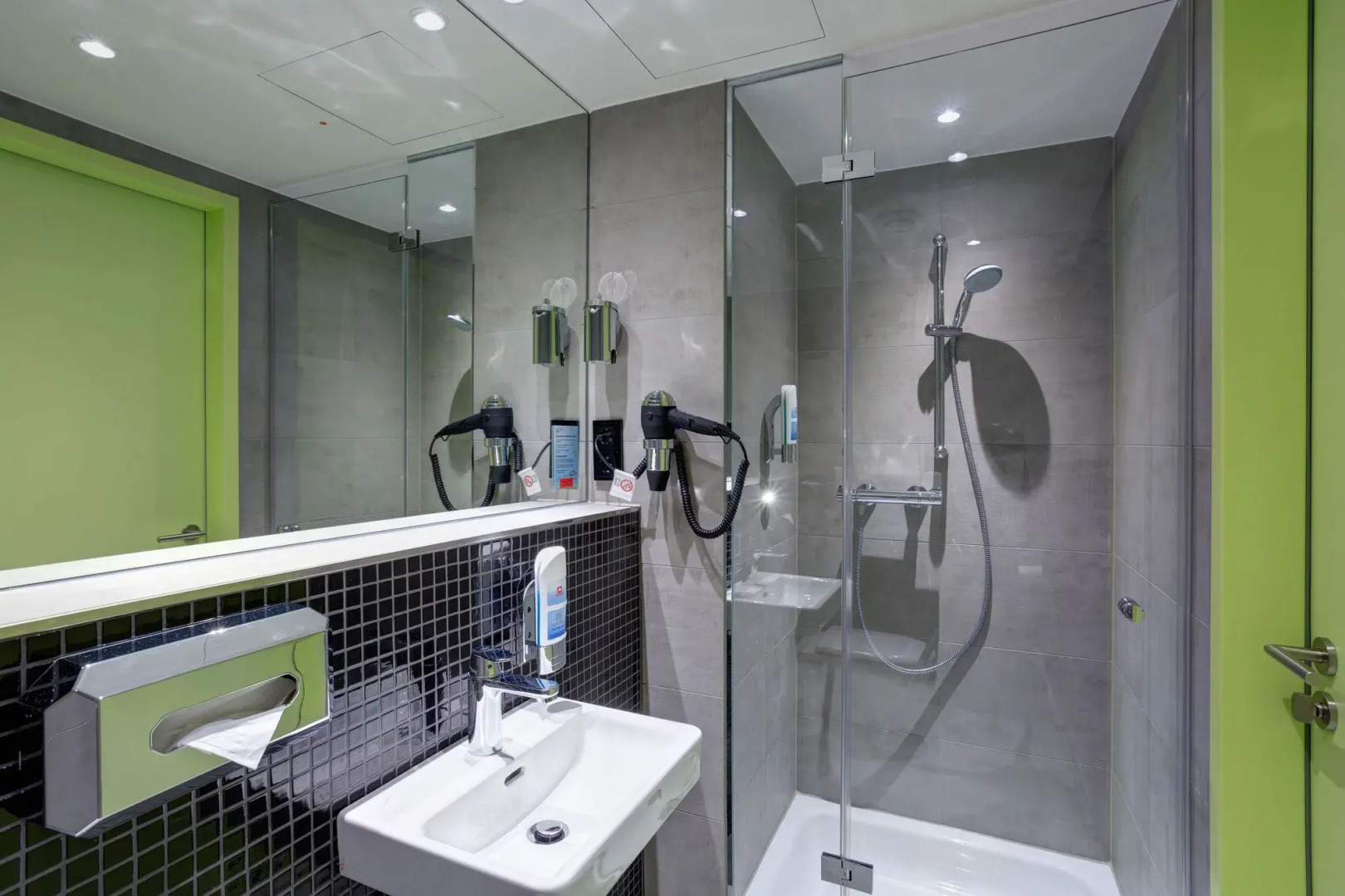 MEININGER Hotel Berlin East Side Gallery