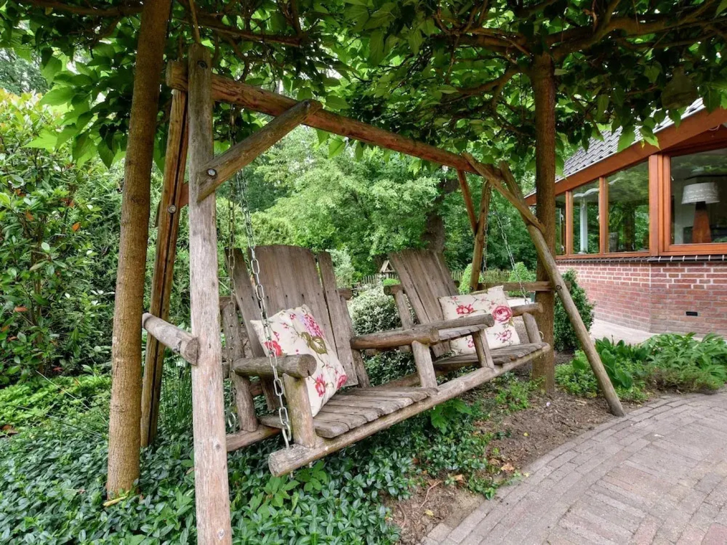 Secluded Holiday Home in Voorthuizen by the Lake