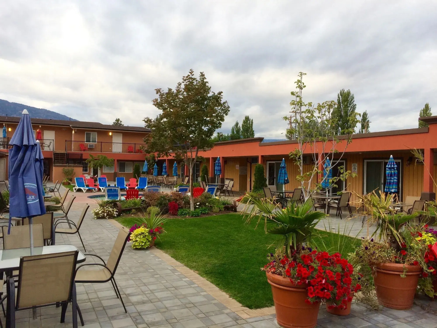 Sahara Courtyard Inn