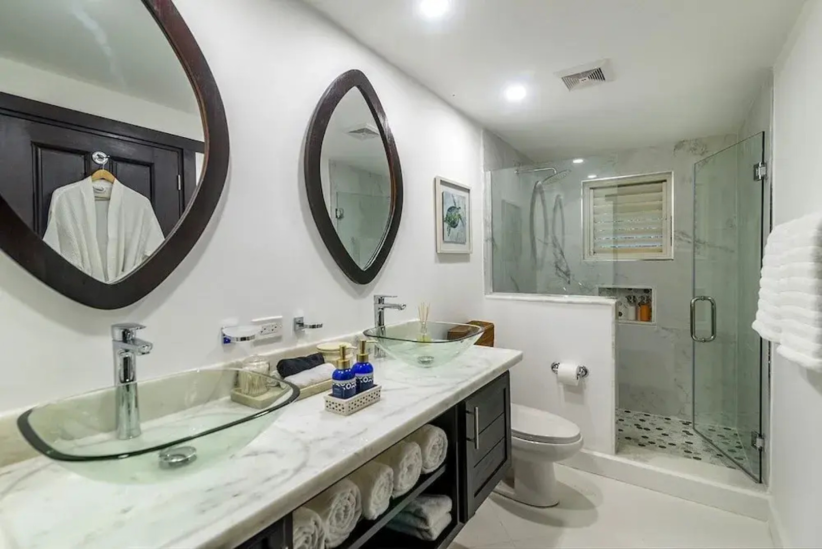 Staffed Round Hill Membership Van/driver 5 Bedroom Villa