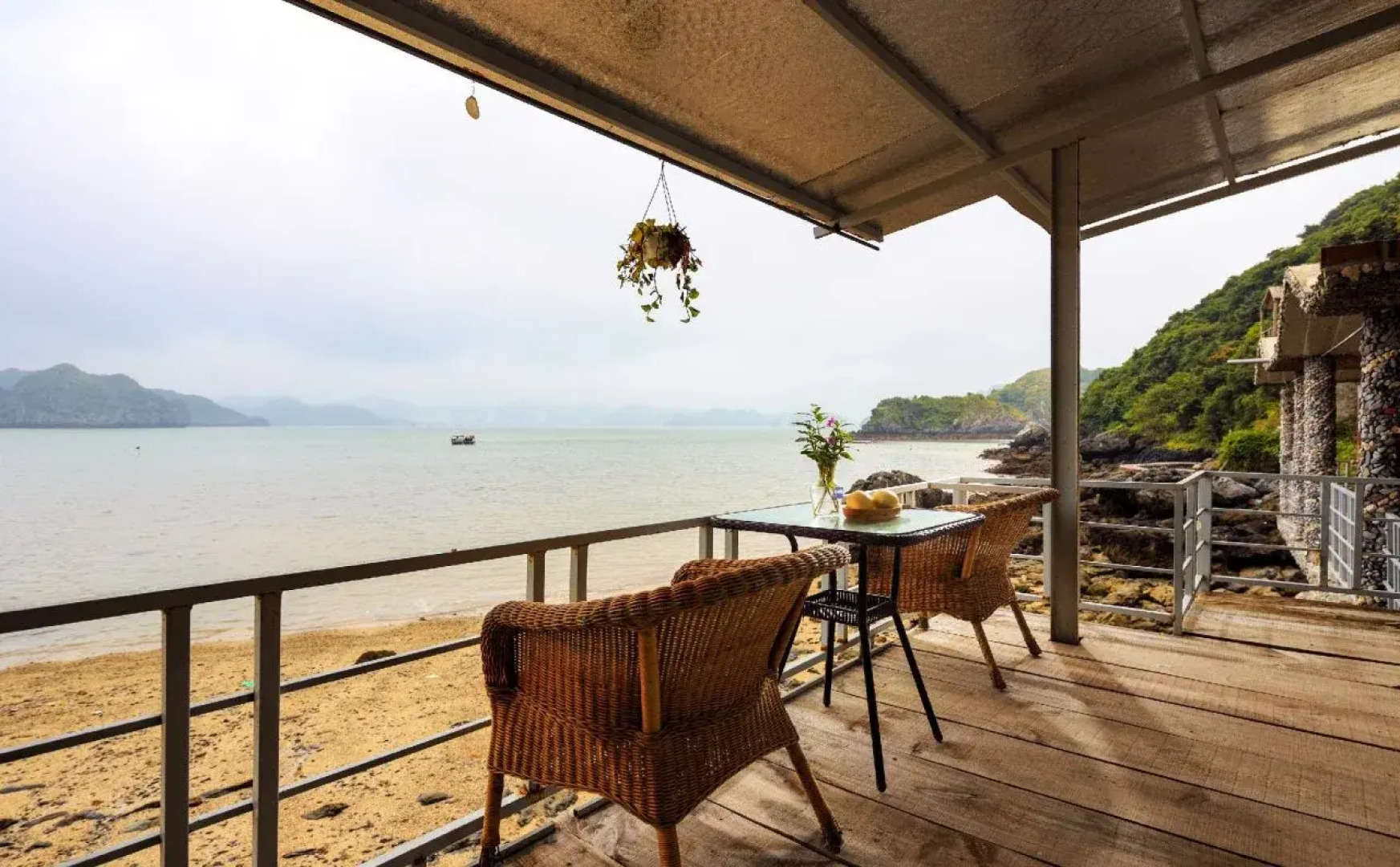 Cat Ong Beach Cottages