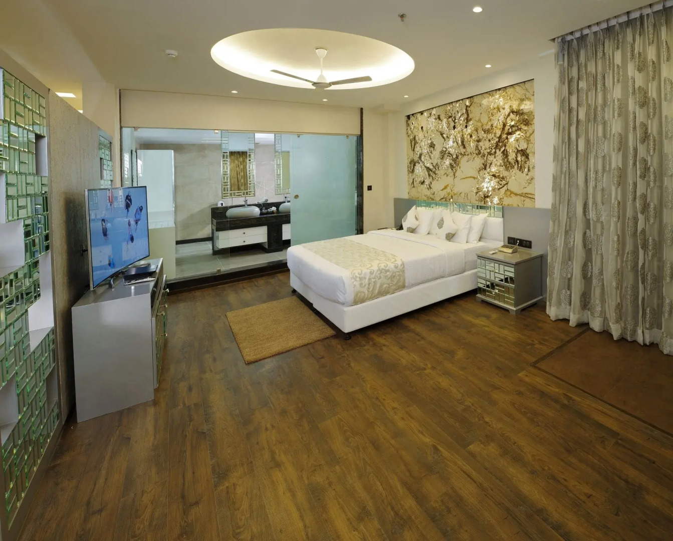 The Panoramic Getaway