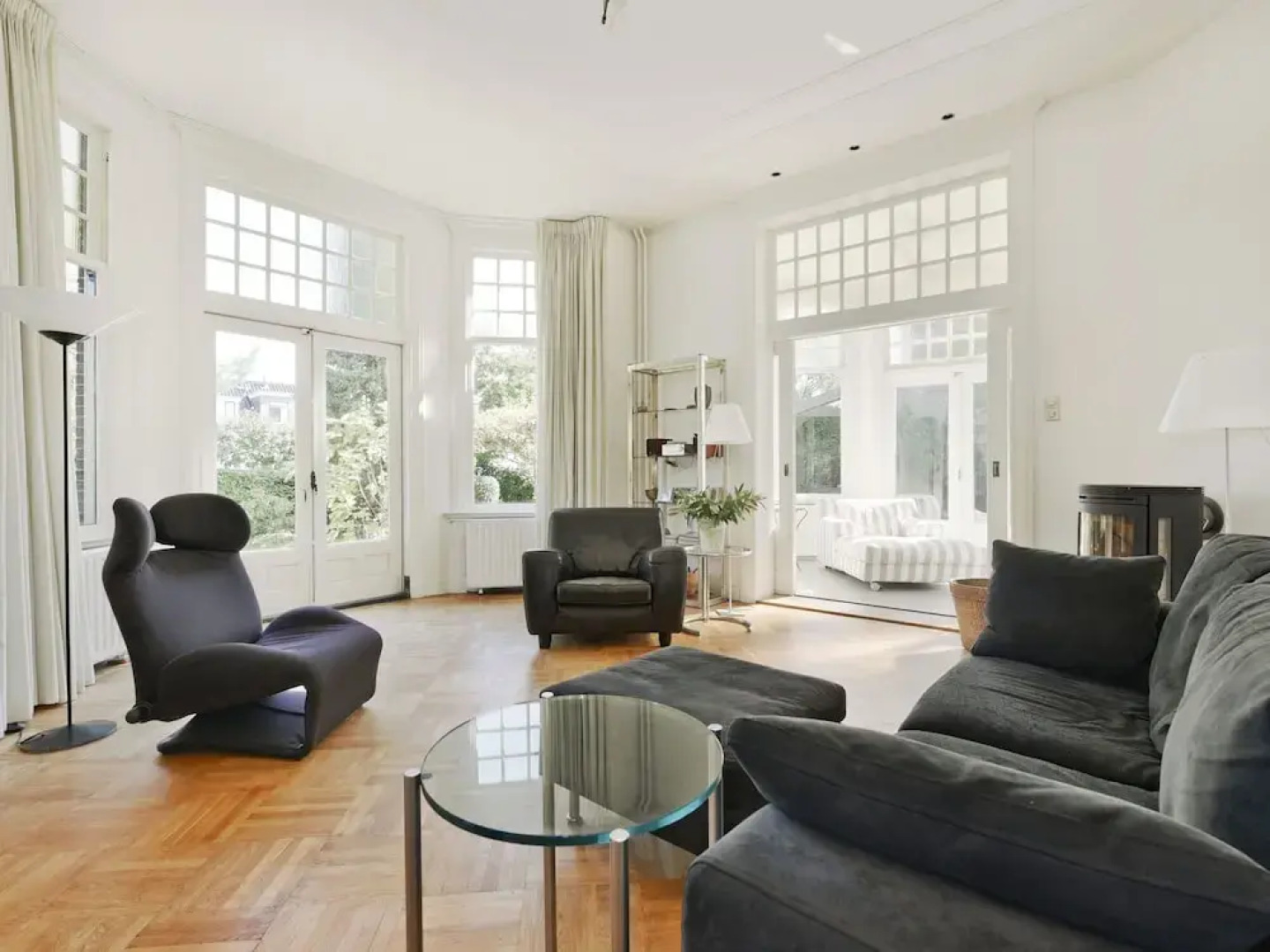 Luxurious Villa in Haarlem with Two Ponds