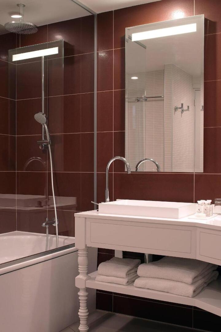 Renaissance Paris Hippodrome De St. Cloud Hotel