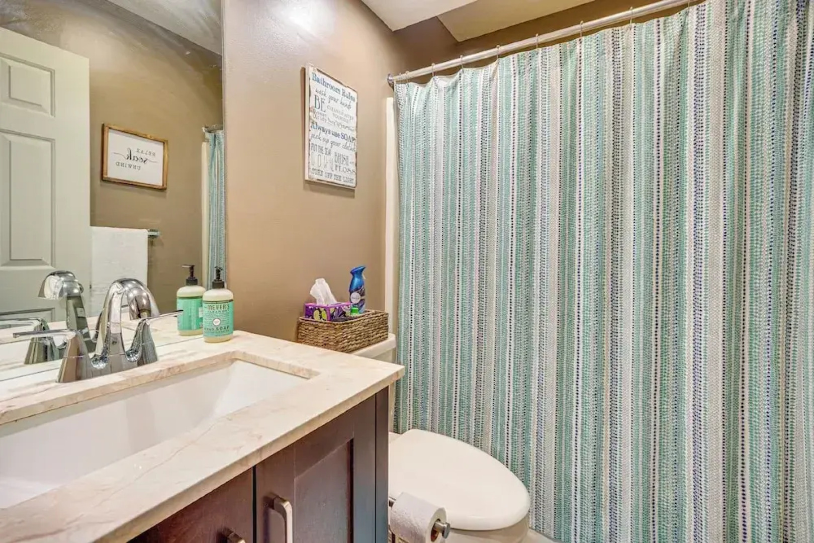 Spacious Modern Home ~ 1 Mi to Camelback Mountain!